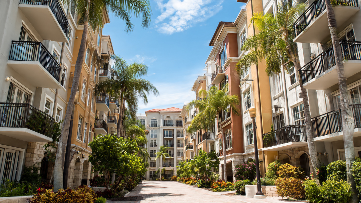 Read more about the article Why Hire a HOA Lawyer Florida Homeowners Can Trust?